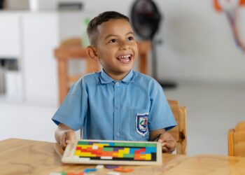 Gobierno garantiza recursos educativos para más de 1.2 millones de estudiantes 