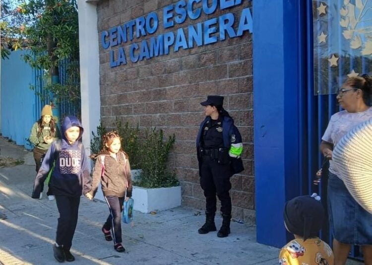 PNC mantiene presencia constante en centros escolares
