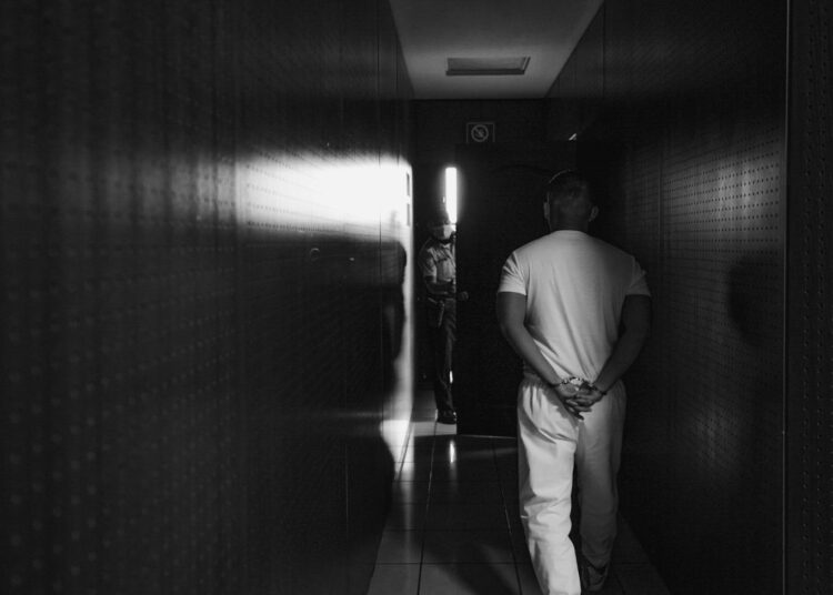 Condenan a 15 años de internamiento a menor de edad 