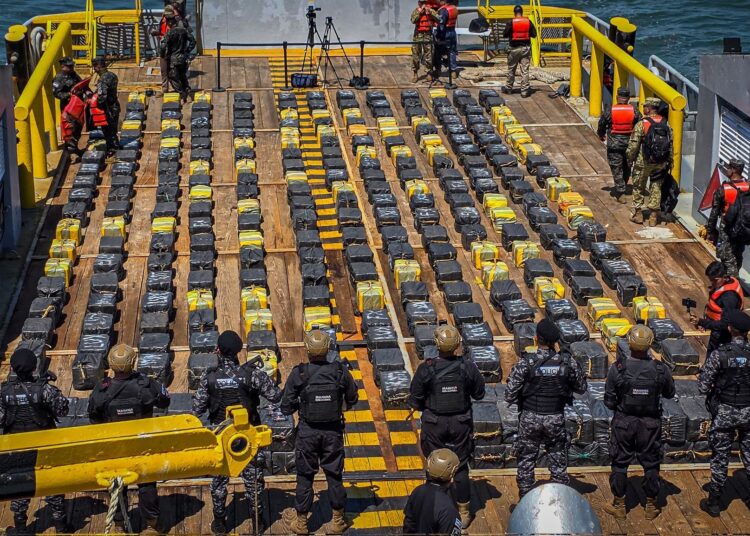 Gobierno ejecuta la incautación de droga más grande de su historia