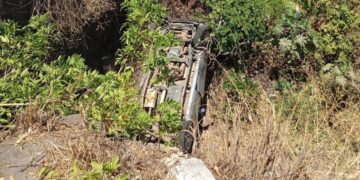 Vehículo cae a quebrada y deja un lesionado