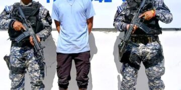 Capturan a sujeto por herir a un hombre con un envase de vidrio