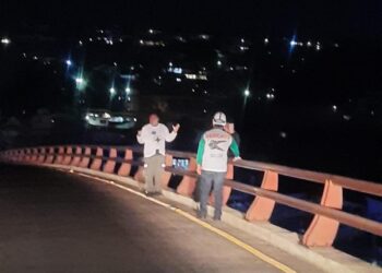 Cruz Verde evita tragedia tras rescatar a hombre en un puente