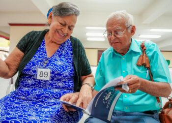 Vivienda entrega escrituras a familias afectadas por Caso Argoz