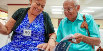 Vivienda entrega escrituras a familias afectadas por Caso Argoz