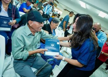 Ministerio de Vivienda y FGR entregan escrituras a víctimas de Argoz