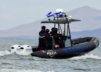 Encargada de Negocios de EE. UU. acompaña patrullaje antinarcóticos