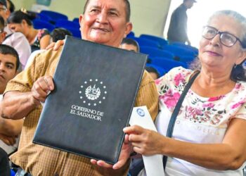 INABVE entrega financiamiento a 219 veteranos y excombatientes 
