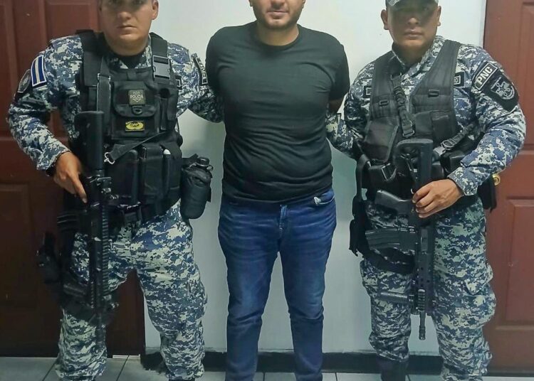 Detienen a hombre por agredir a su pareja en Cojutepeque