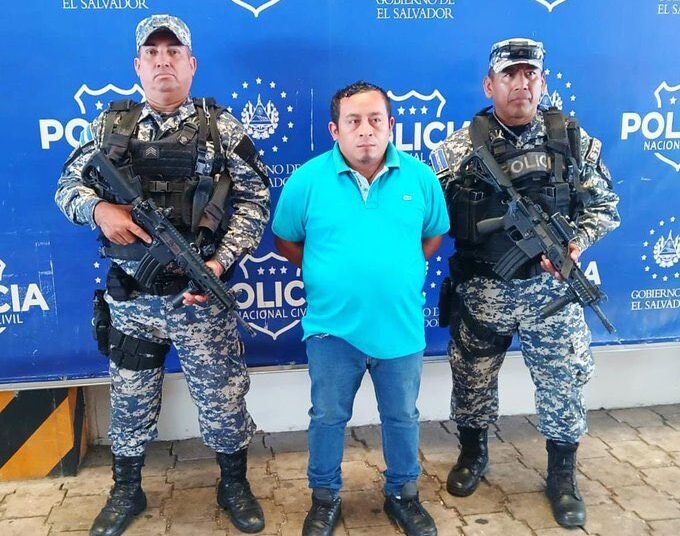 Sujeto es capturado por intentar asesinar a su pareja con un envase de vidrio 