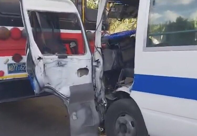 Accidente de tránsito deja ocho personas lesionadas