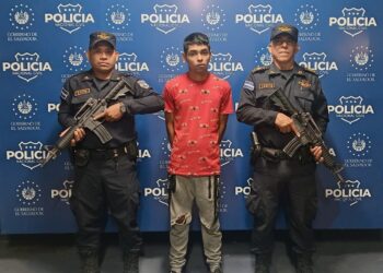 Capturan a conductor por destruir un retrovisor