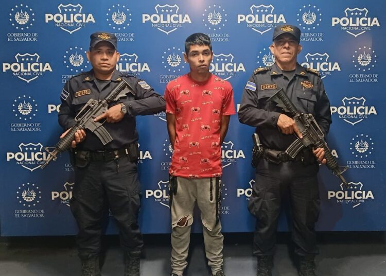 Capturan a conductor por destruir un retrovisor