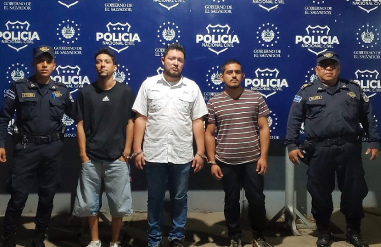 Capturan a tres hombres con cargamento de droga