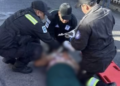 Socorristas auxilian a persona atropellada en Santa Ana