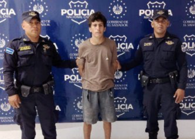 Capturan a joven de 21 años por hurtar una motocicleta