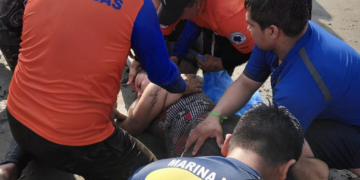 Rescate múltiple tras vuelco de lancha en El Cuco