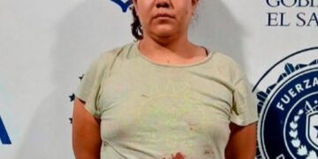 Capturan a mujer tras herir a su pareja con una botella de vidrio