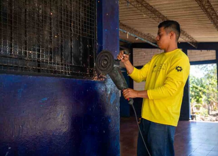Modernizan centro escolar en San Juan Opico