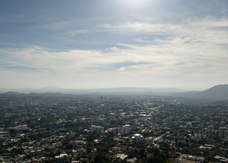 Lluvias y nubosidad para este lunes