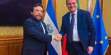 Vicepresidente Ulloa fortalece lazos de cooperación en Italia