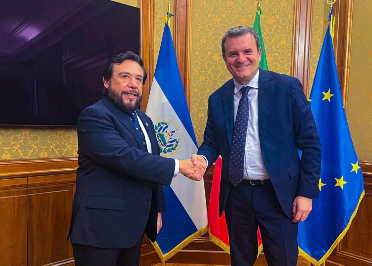 Vicepresidente Ulloa fortalece lazos de cooperación en Italia