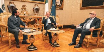 Félix Ulloa destaca avances en seguridad y economía ante legisladores de Italia