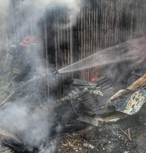 Bomberos controlan incendio en bodega del ex IRA en San Martín