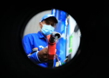 Combustibles mantendrán precios de referencia estables en El Salvador hasta agosto de 2026