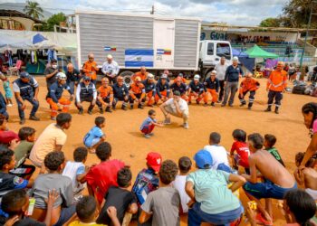 Misión humanitaria de El Salvador despliega hospital de campaña y recreación para damnificados en Venezuela