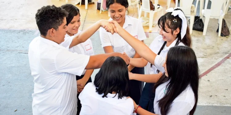 Programa Dos Escuelas por Día interviene centros educativos en Usulután Este para mejorar la enseñanza