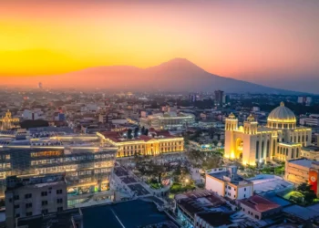 El Salvador y México anuncian primer congreso empresarial para potenciar inversiones
