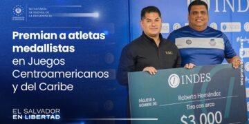 Gobierno del Presidente Bukele galardona a atletas de los Juegos Centroamericanos y del Caribe