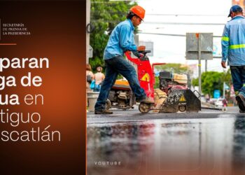 Gobierno del Presidente Nayib Bukele repara fuga de agua en calle El Pedregal, Antiguo Cuscatlán