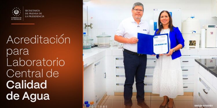 Gobierno del Presidente Bukele obtiene acreditación para Laboratorio Central de Calidad de Agua