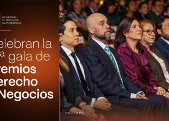 Derecho y Negocios destaca contribución de instituciones del Gobierno del Presidente Nayib Bukele